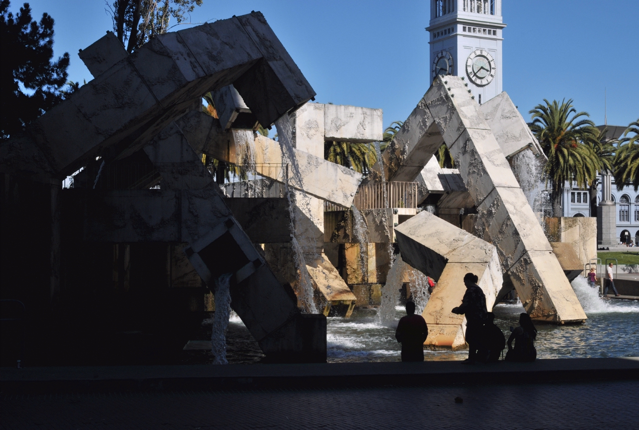 ./Vaillancourt_Fountain_by_Armand_Vaillancourt_Justin_Herman_Plaza_San_Francisco_20110918_153434_B11_7913.jpg