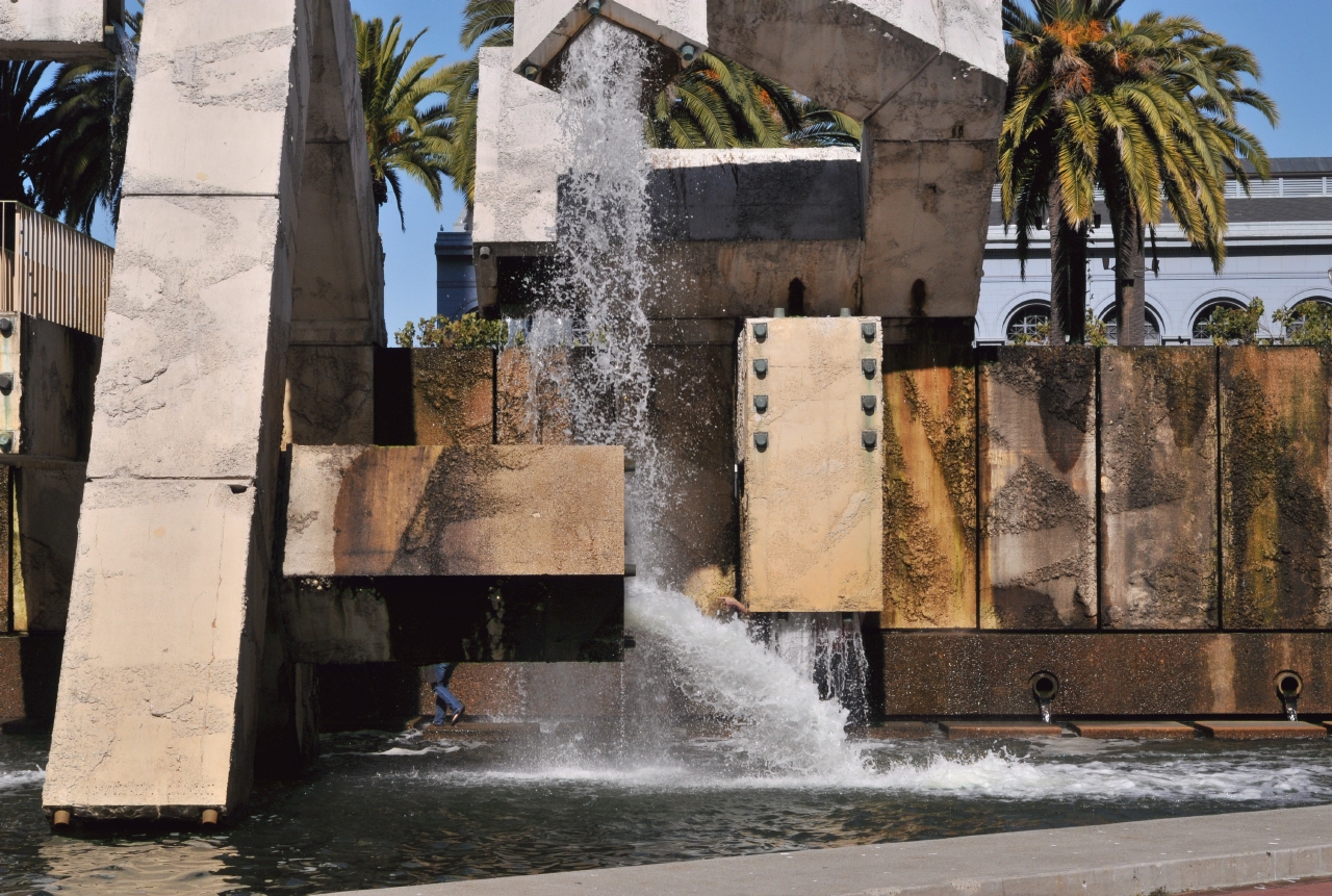 ./Vaillancourt_Fountain_by_Armand_Vaillancourt_Justin_Herman_Plaza_San_Francisco_20110918_153505_B11_7915.jpg