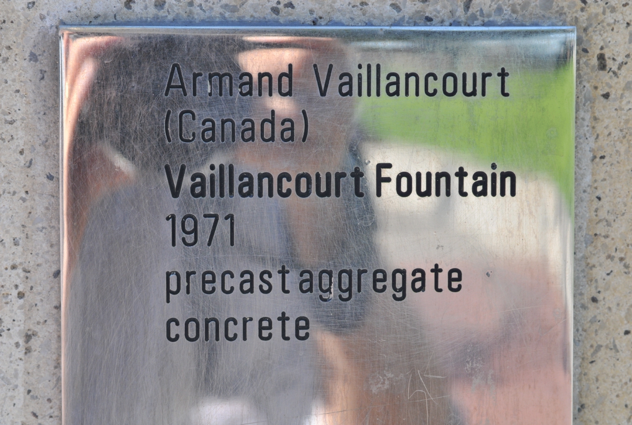 ./Vaillancourt_Fountain_by_Armand_Vaillancourt_Justin_Herman_Plaza_San_Francisco_20110918_153639_B11_7921.jpg