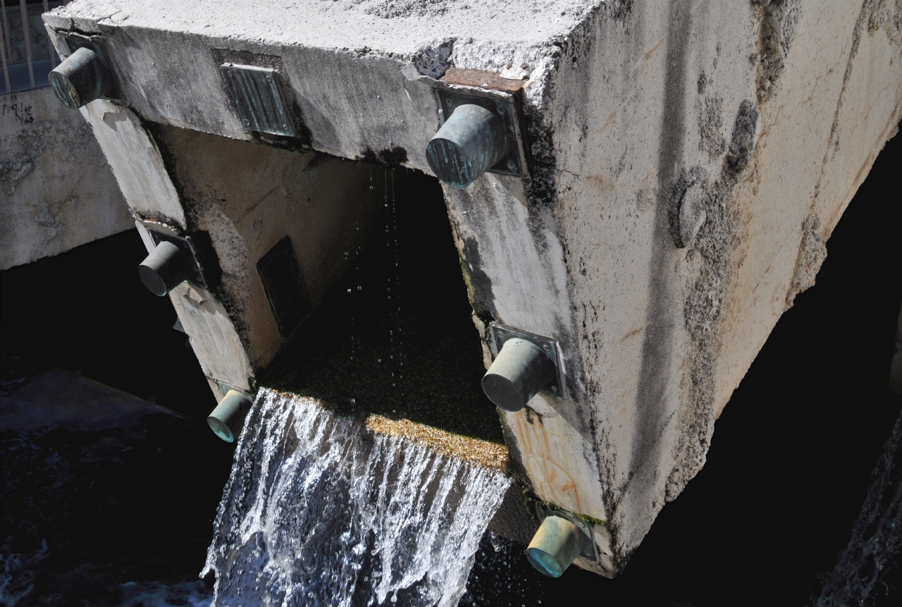 ./Vaillancourt_Fountain_by_Armand_Vaillancourt_Justin_Herman_Plaza_San_Francisco_20110918_153810_B11_7930.jpg