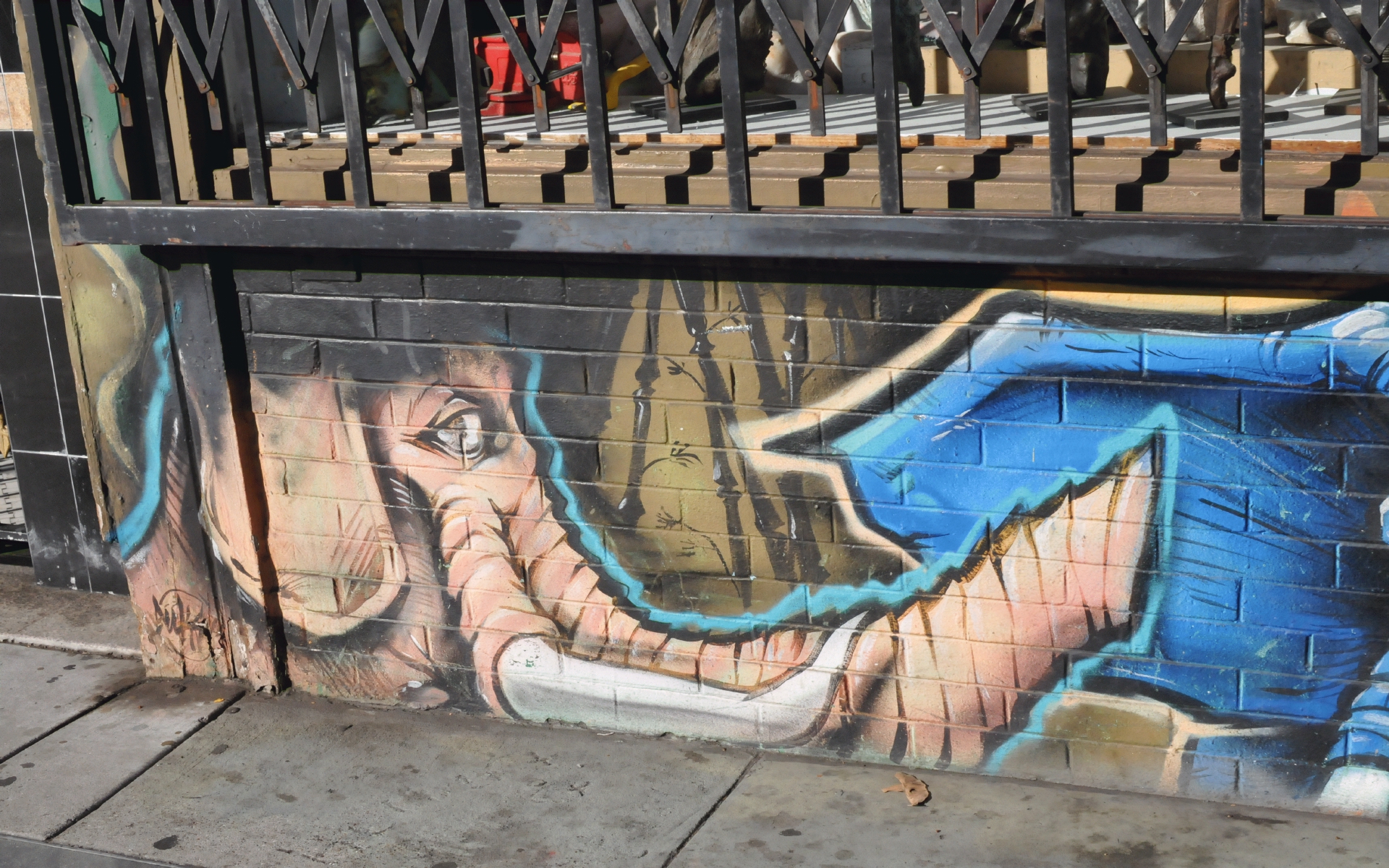 ./Elephants_Mural_by_Aukis_214_Valencia_San_Francisco_20191017_093800_C19_4785.jpg