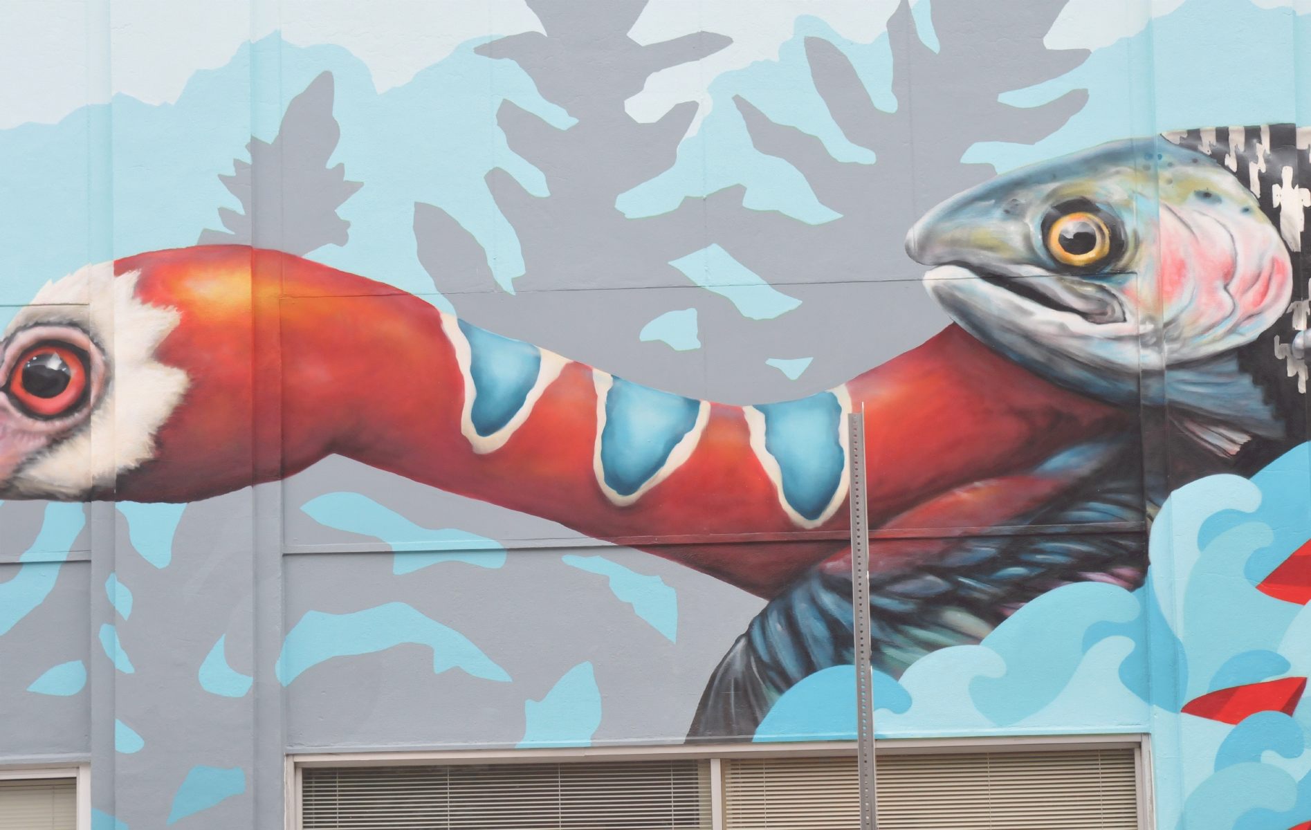 ./Fish_Bird_Mural_by_Bayne_Gardner_20181001_093340_C18_7321.jpg