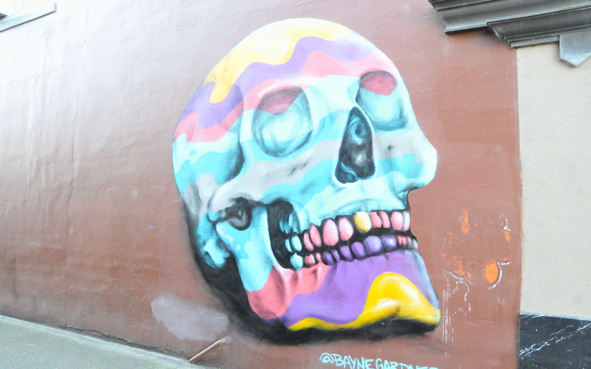 ./Rainbow_Skull_Murqal_by_Barne_Gardner_20220207_141919_C22_0132.jpg