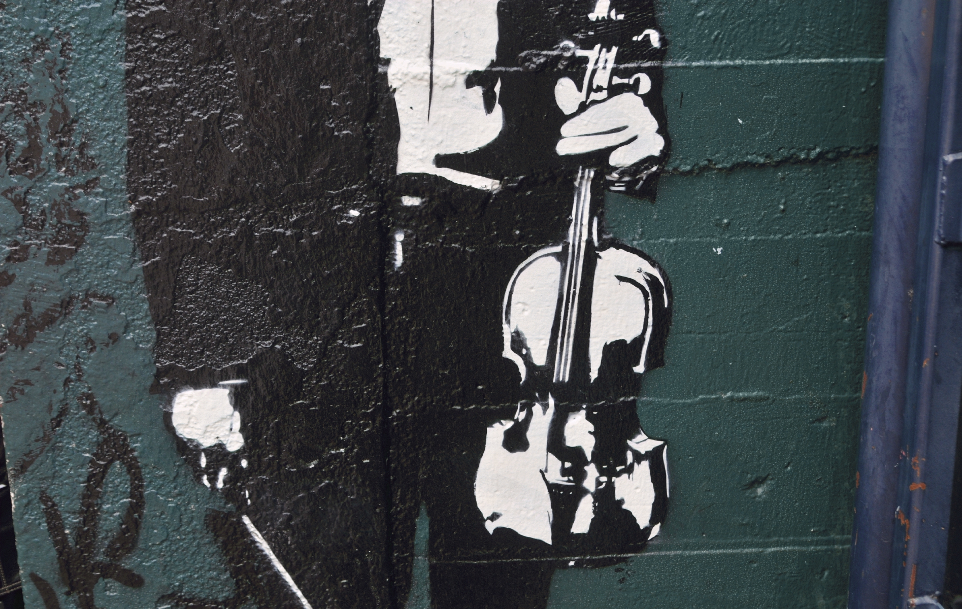 ./Blek_Le_Rat_Violin_Eugene_Oregon_20171023_102822_C17_5987.jpg