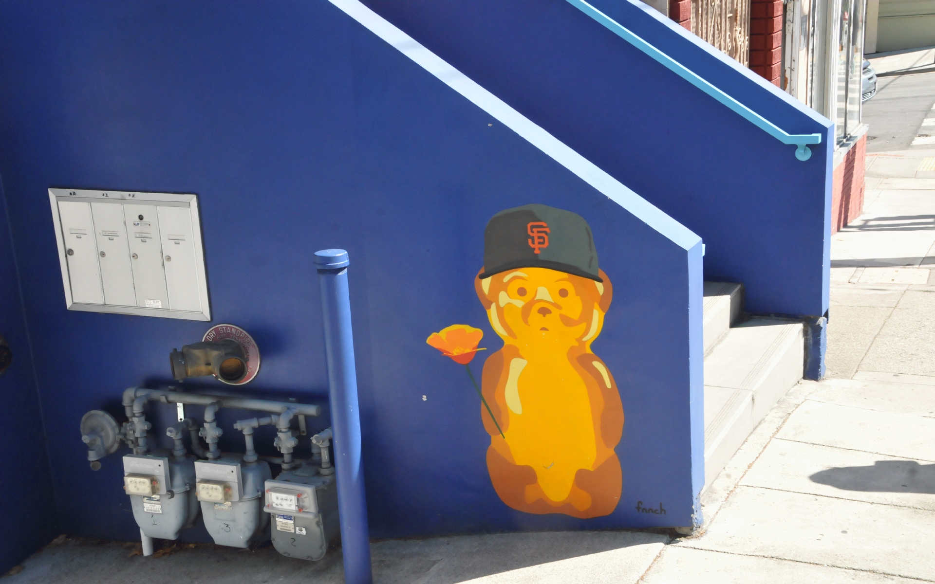 ./Honney_Bear_Mural_by_Fnnch_San_Francisco_20230913_113002_C23_2810.jpg