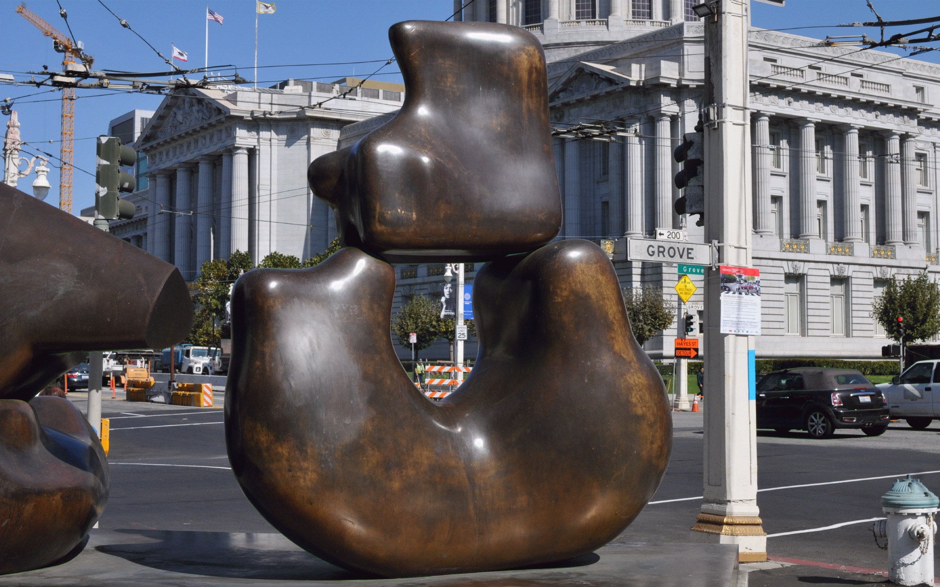 ./Large_Four_Piece_Reclining_Figure_by_Henry_Moore_20191014_121528_C19_4505.jpg