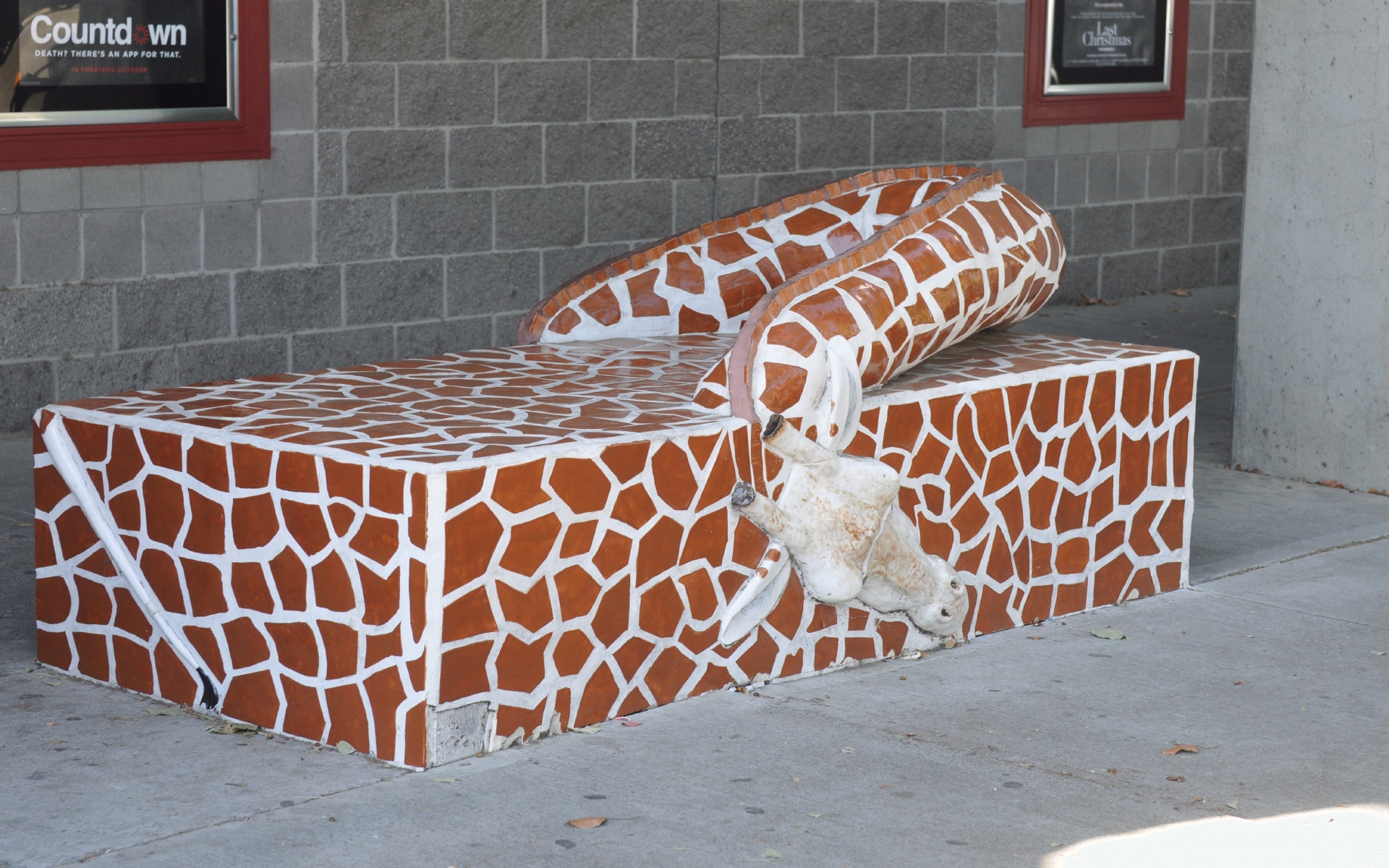 ./Girrafe_Bench_Art_by_Jean_Van_Keuren_Davis_California_20191018_130814_C19_5312.jpg