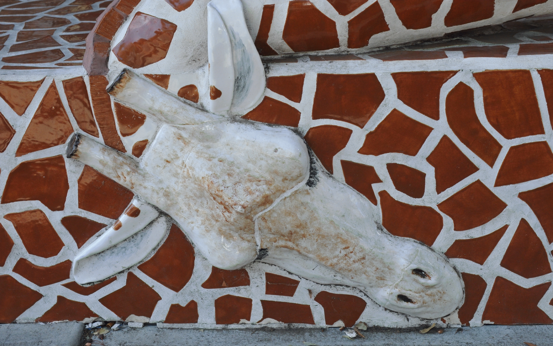 ./Girrafe_Bench_Art_by_Jean_Van_Keuren_Davis_California_20191018_130918_C19_5316.jpg