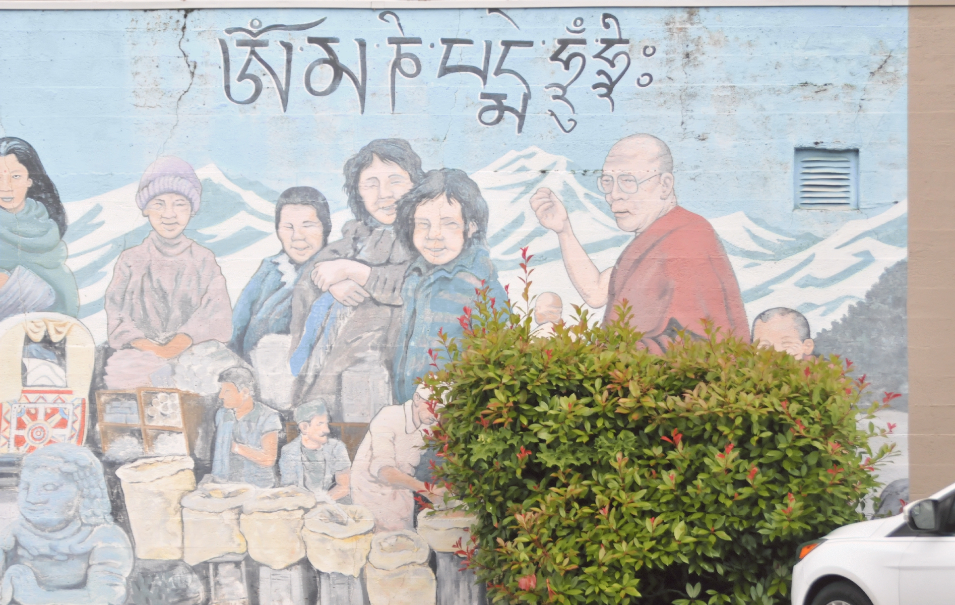 ./Tibet_Mural_by_Jim_Evangelista_20170609_092156_C17_3809.jpg