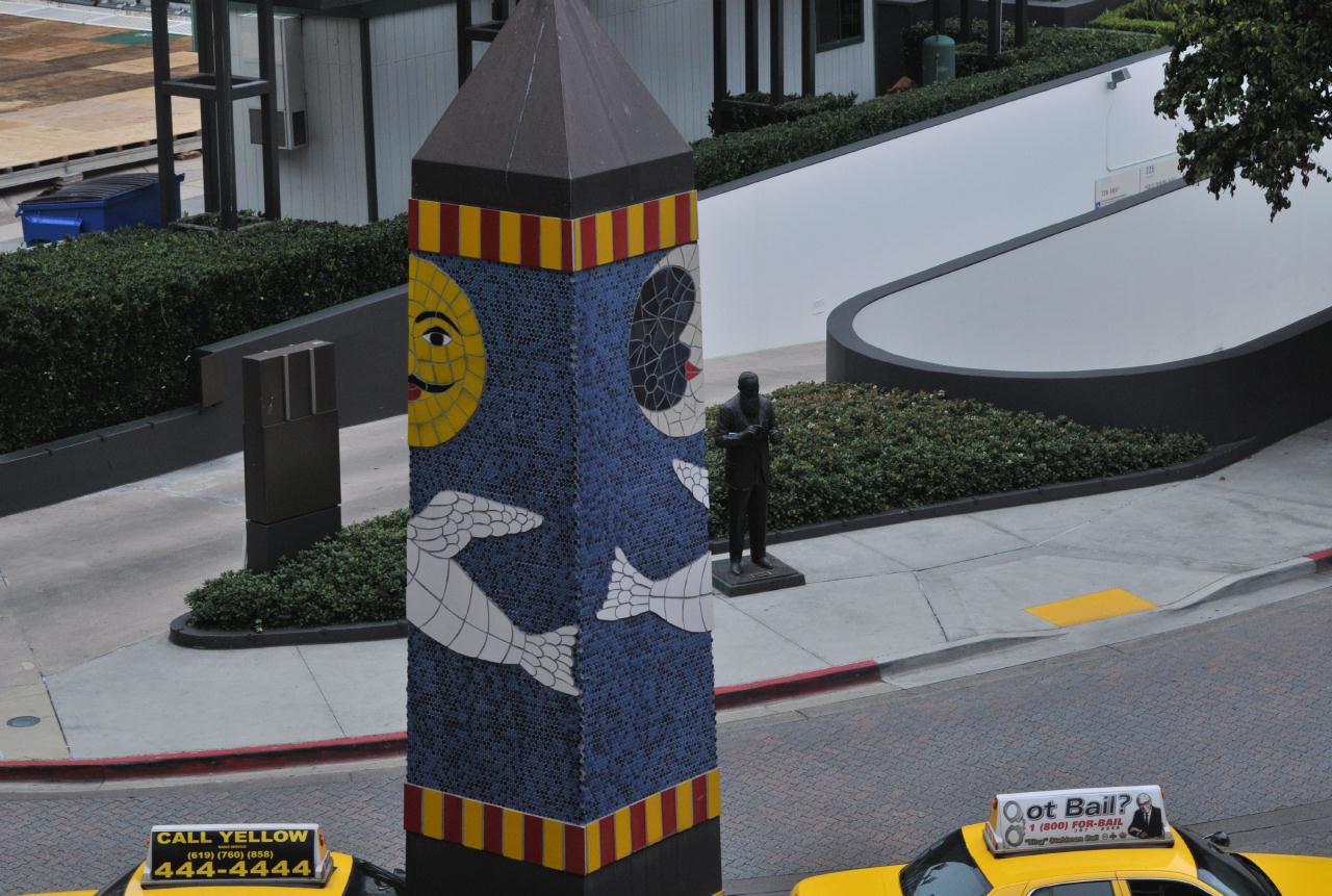 ./Horton_Plaza_Obelisk_1985_Joan_Brown_20101016_144353_BCY_0979.jpg