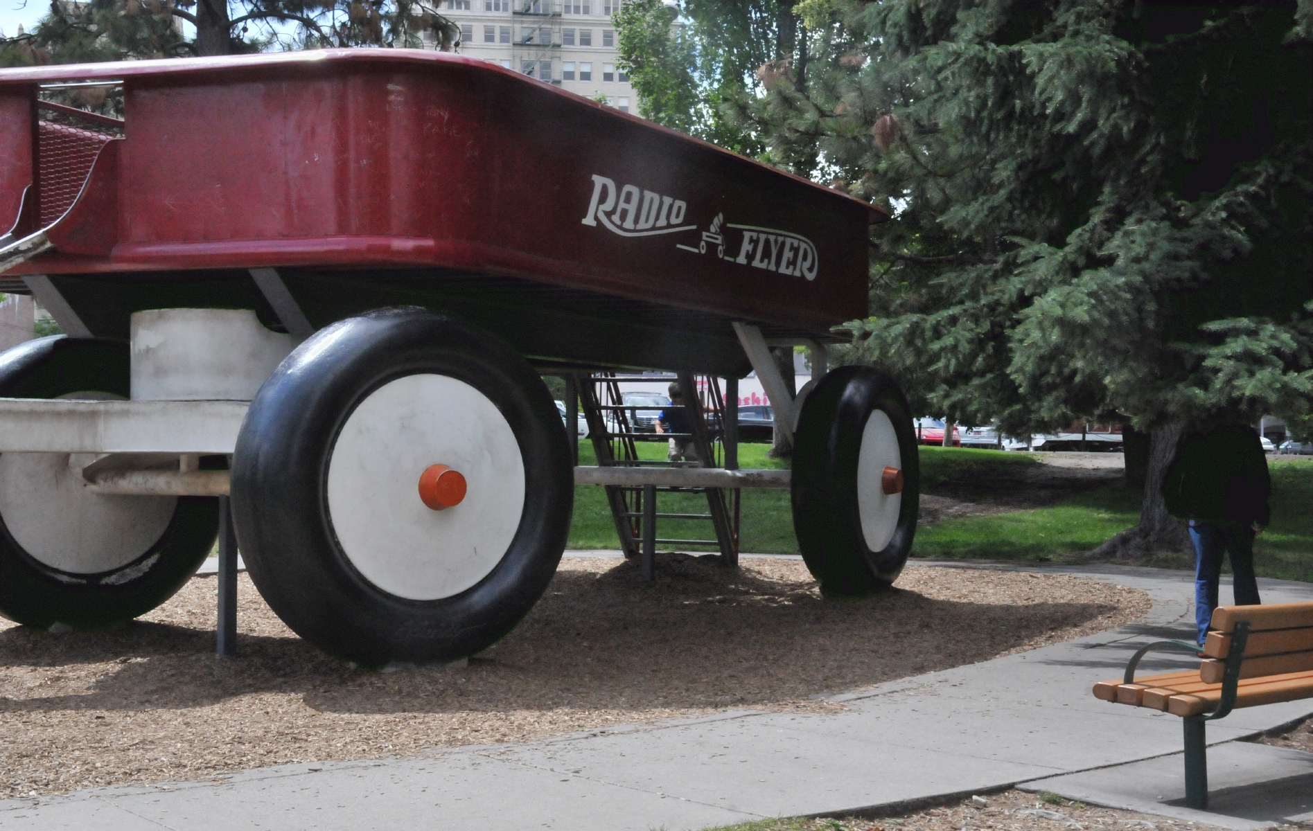 ./The_Childhood_Express_Artist_Ken_Spiering_Spokane_Washington_20160616_111320_T16_0399.jpg