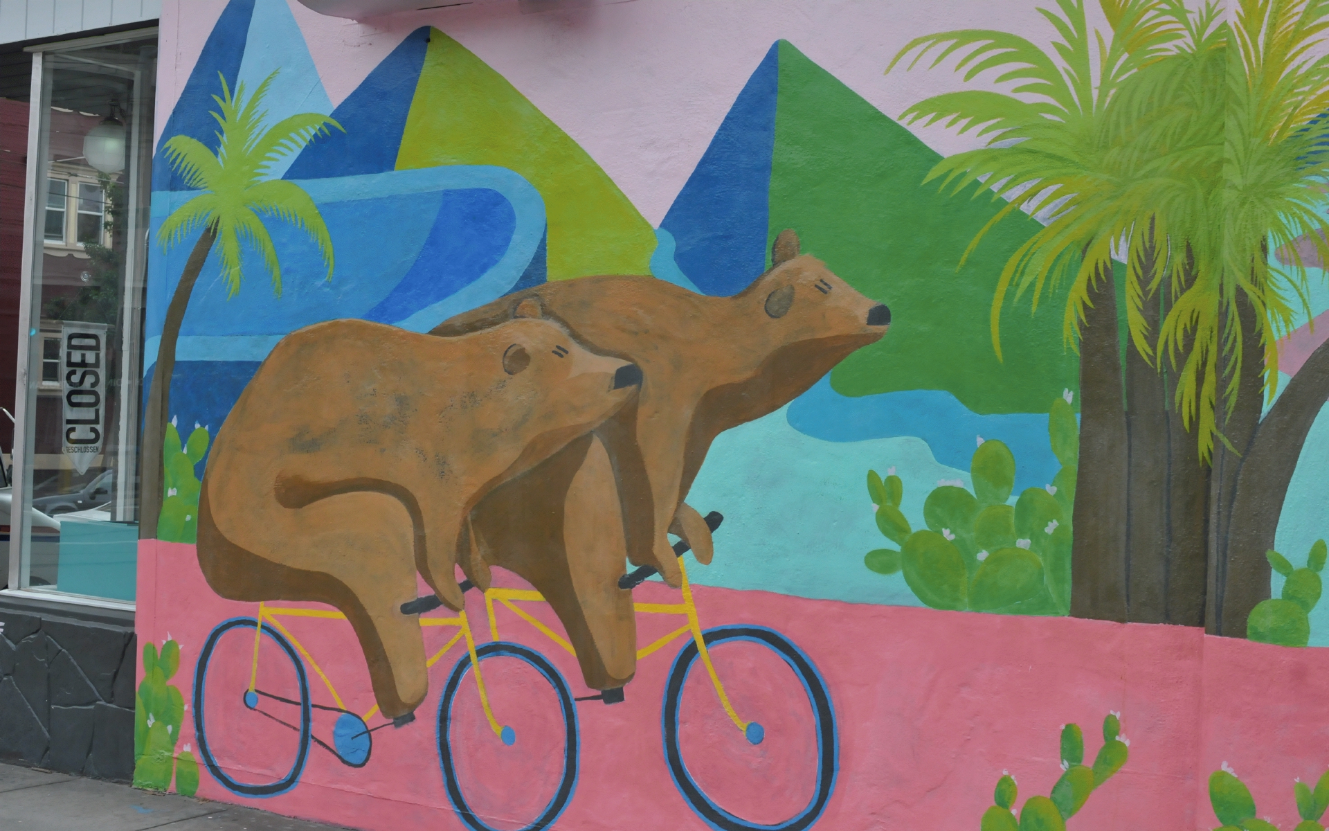 ./Bears_On_Bikes_Mural_by_Lara_Buelow_20190301_111732_C19_2184.jpg