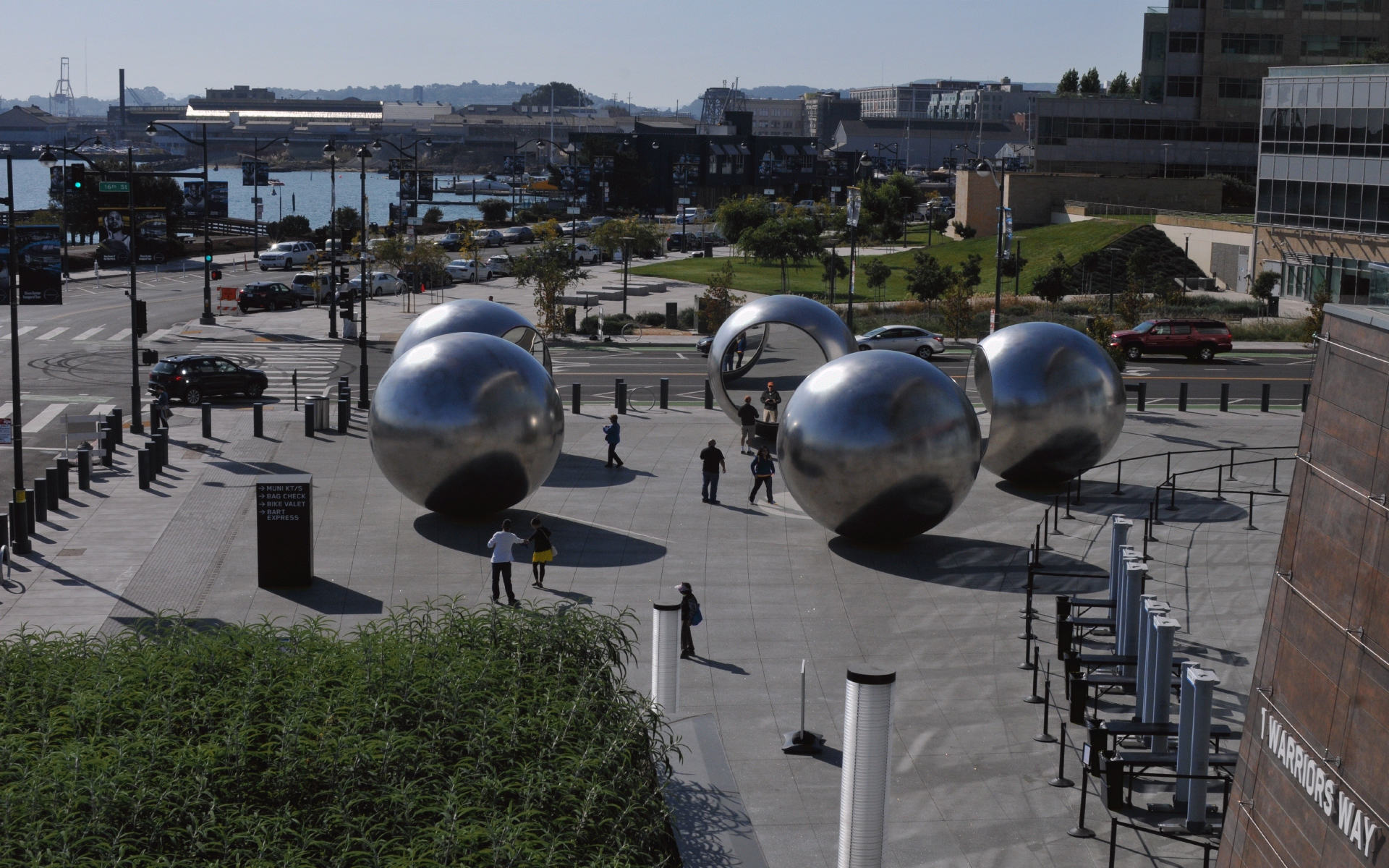 ./Mirror_Ball_Sculpture_by_Olafur_Eliasson_Chase_Center_20191013_110746_C19_4325.jpg