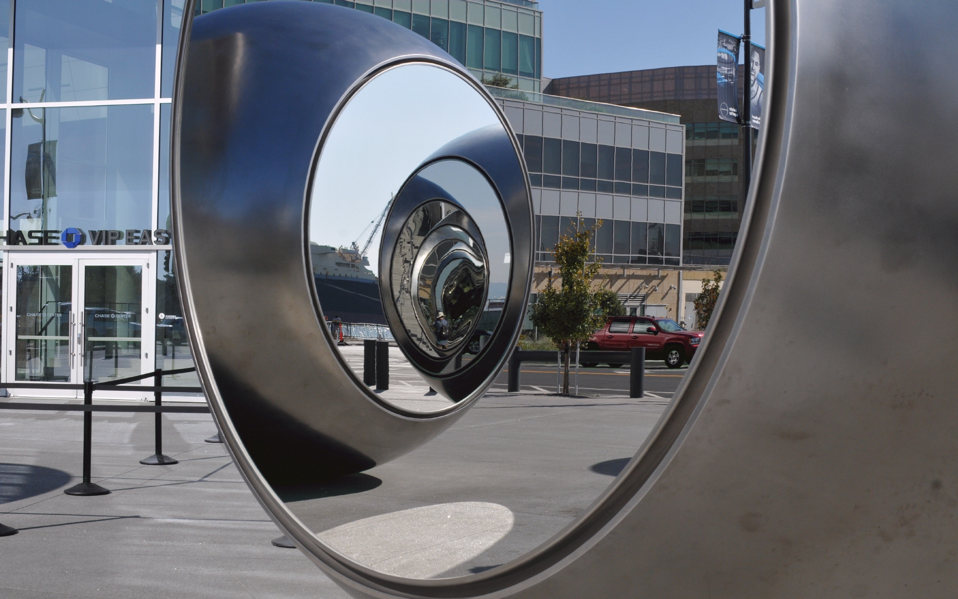 ./Mirror_Ball_Sculpture_by_Olafur_Eliasson_Chase_Center_20191013_110959_C19_4331.jpg