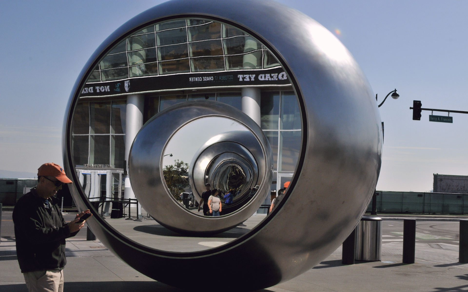 ./Mirror_Ball_Sculpture_by_Olafur_Eliasson_Chase_Center_20191013_111020_C19_4332.jpg