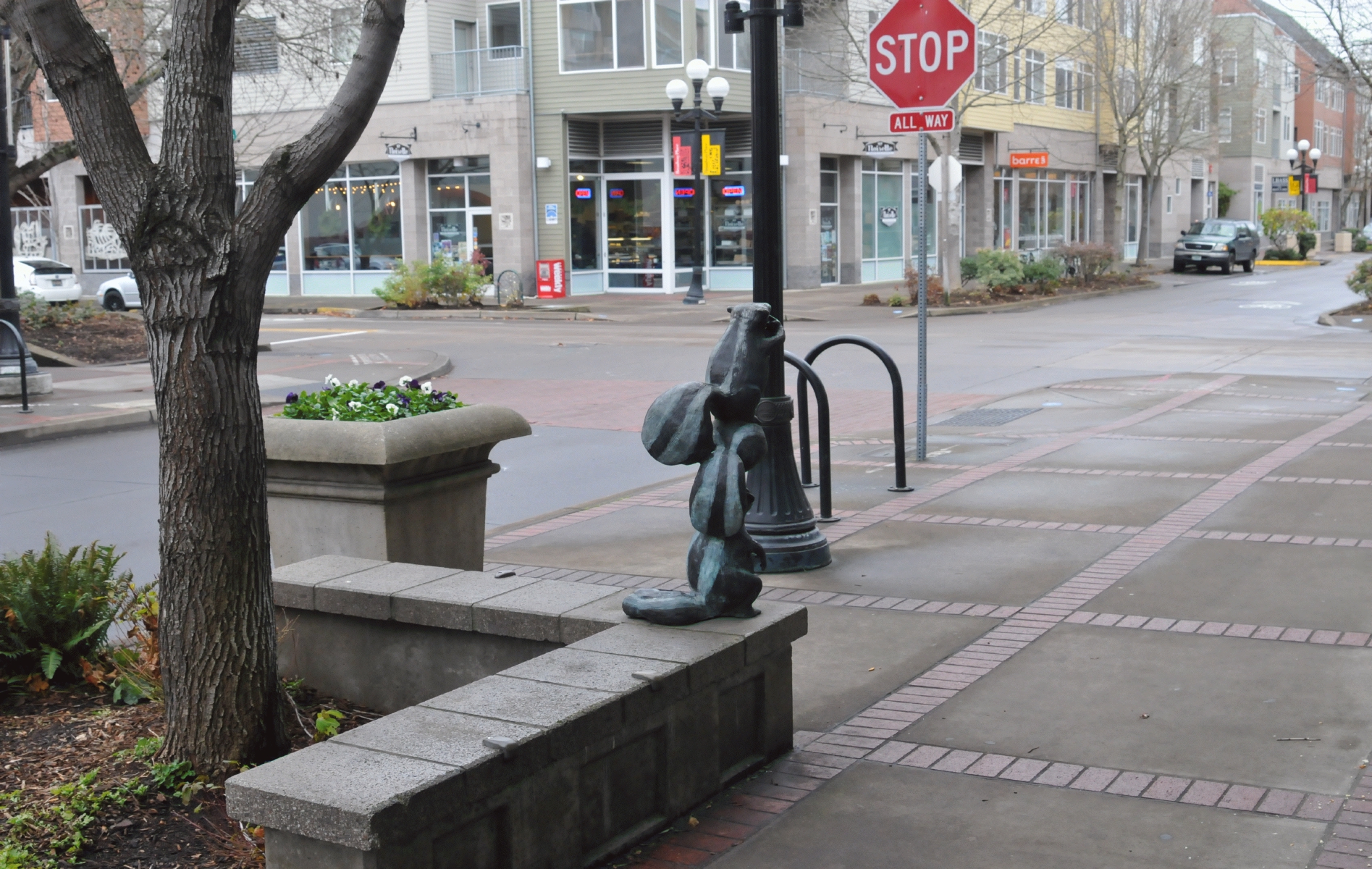 ./Bronze_Animals_Sculpture_by_Peter_Helzer_Downtown_Eugene_Oregon_20151205_122532_C15_5574.jpg