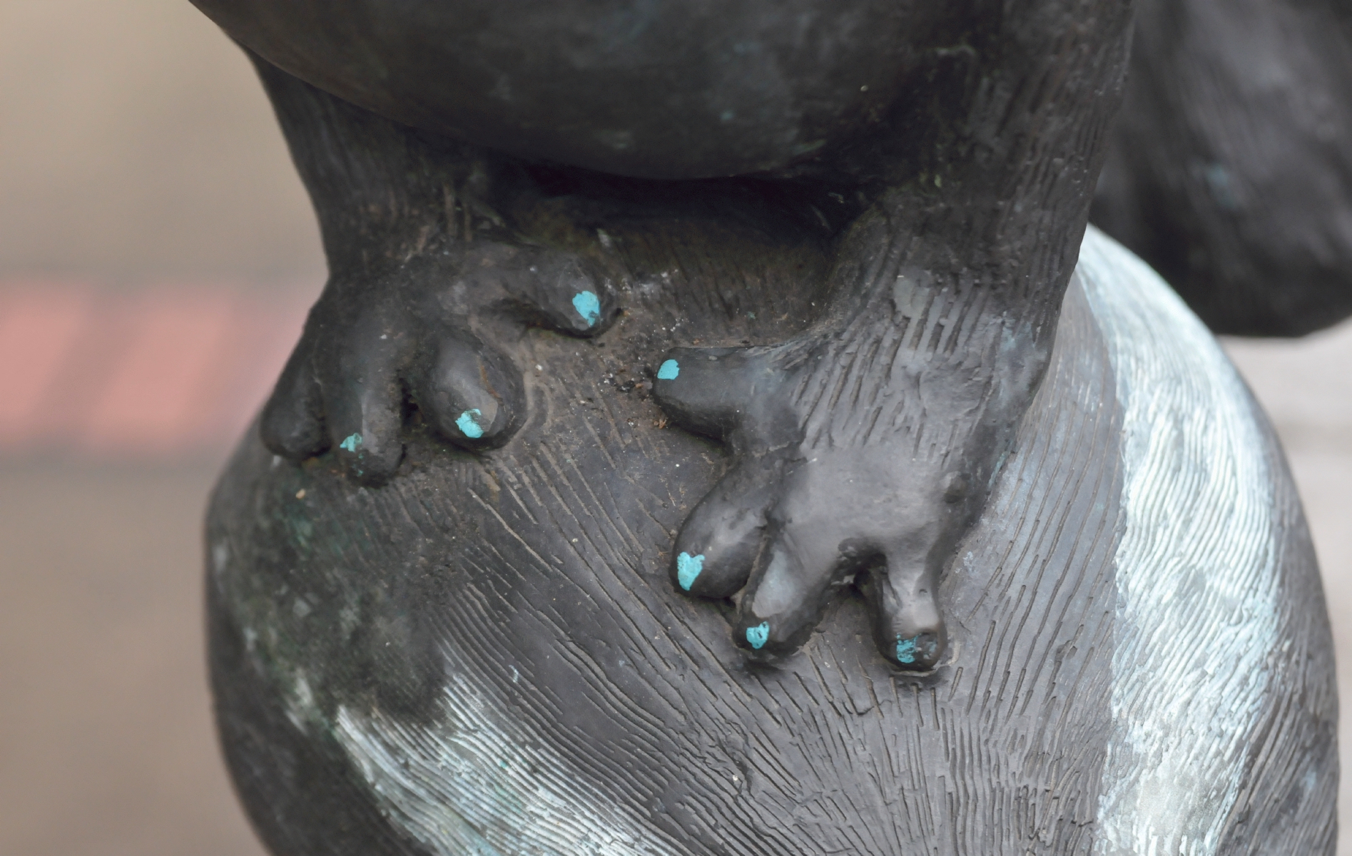 ./Bronze_Animals_Sculpture_by_Peter_Helzer_Downtown_Eugene_Oregon_20151205_122614_C15_5580.jpg