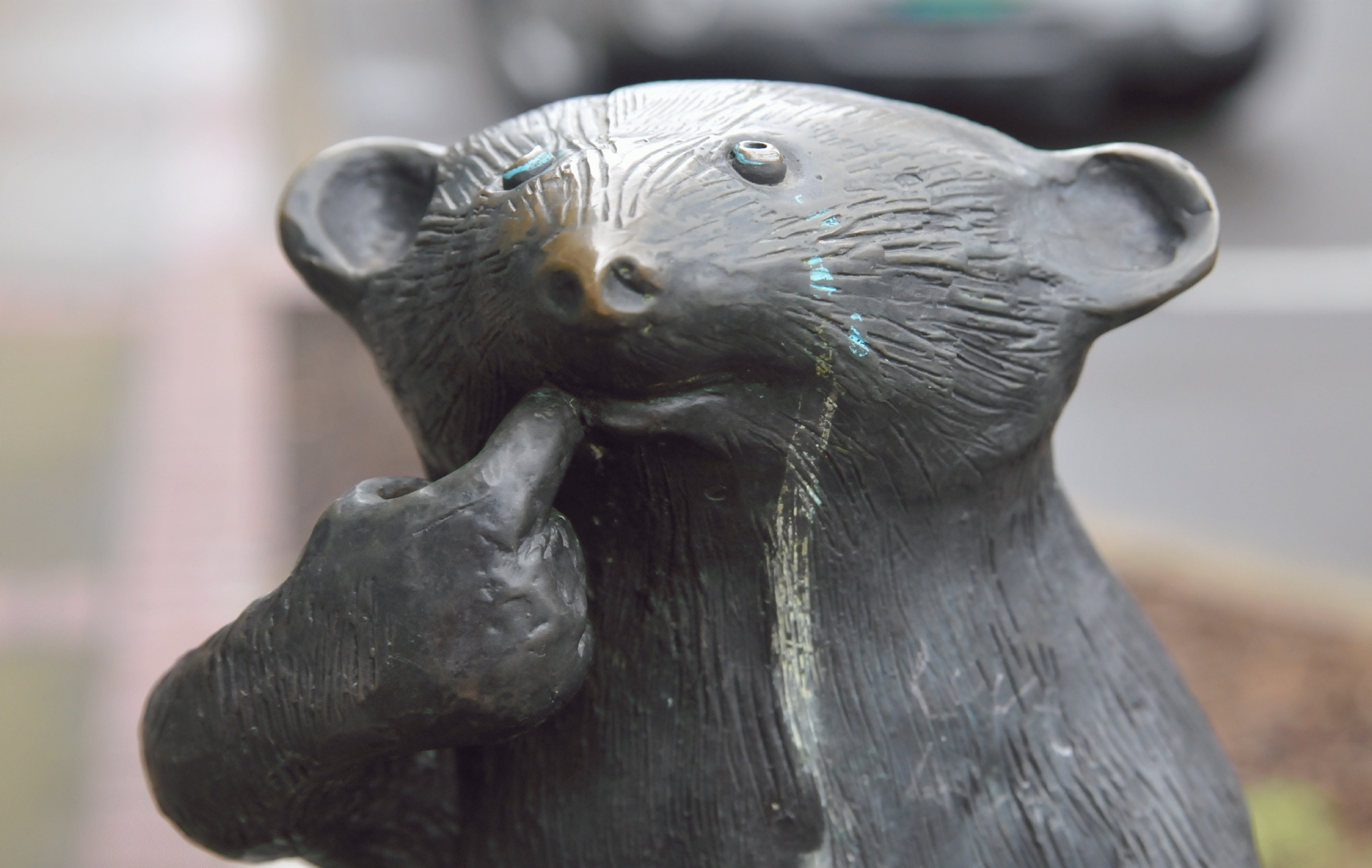 ./Bronze_Animals_Sculpture_by_Peter_Helzer_Downtown_Eugene_Oregon_20151205_122619_C15_5581.jpg