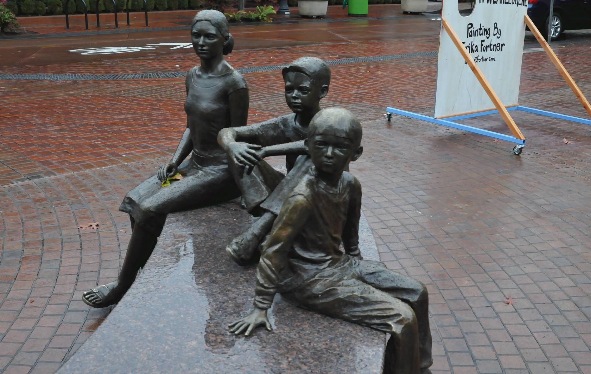 ./The_Storyteller_by_Peter_helzer_Downtown_Eugene_Oregon_20151205_103659_C15_5523.jpg