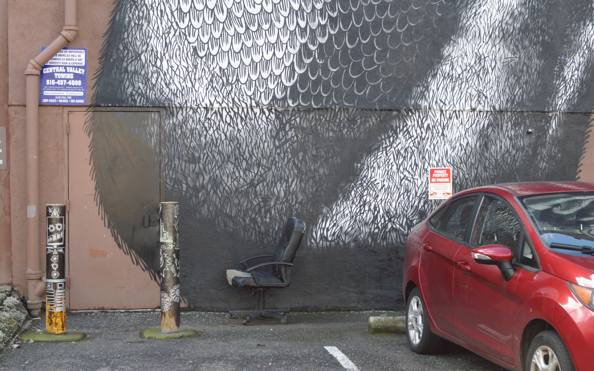 ./Two_Giants_Mural_by_Phlegm_Sacramento_California_20190227_122902_C19_1710.jpg