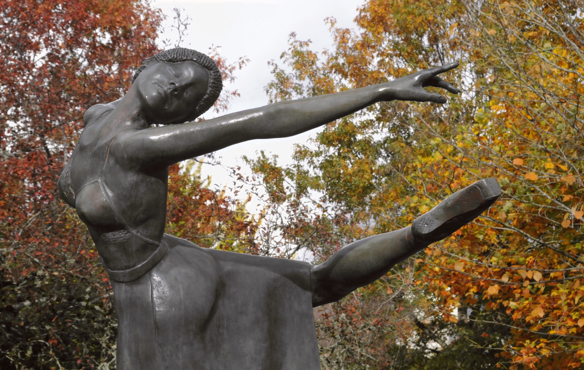 ./The_Ballerina_by_Raymodn_D_hunter_Central_Park_Corvallis_Oregon_20151109_125020_C15_5453.jpg