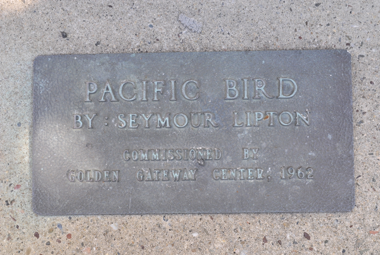 ./Pacific_Bird_by_Seymour_Lipton_1961_20111009_99_140107_B11_7996.jpg