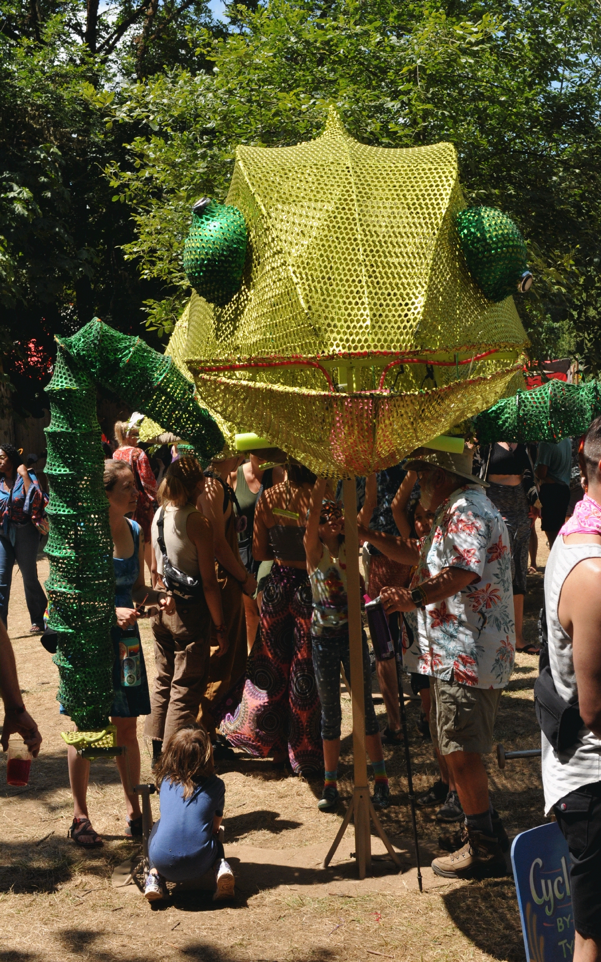 ./Cyclameleon_by_Tyler_FuQua_Oregon_Country_Fair_20190713_123352_C19_3135.jpg