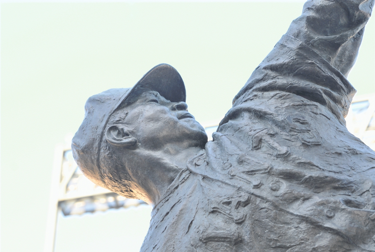 ./Juan_Marichal_Statue_By_William_Behrends_San_San_Francisco_3410_151339_B11_3416.jpg