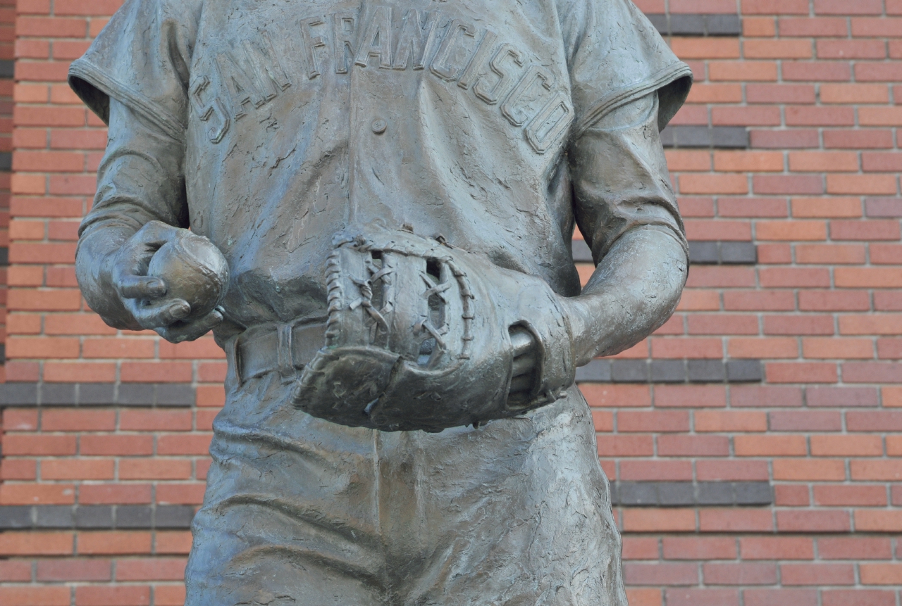 ./Orlando_Cepeda_Statue_3rd_and_King_Streets_San_Francisco_20110212_150306_B11_3385.jpg