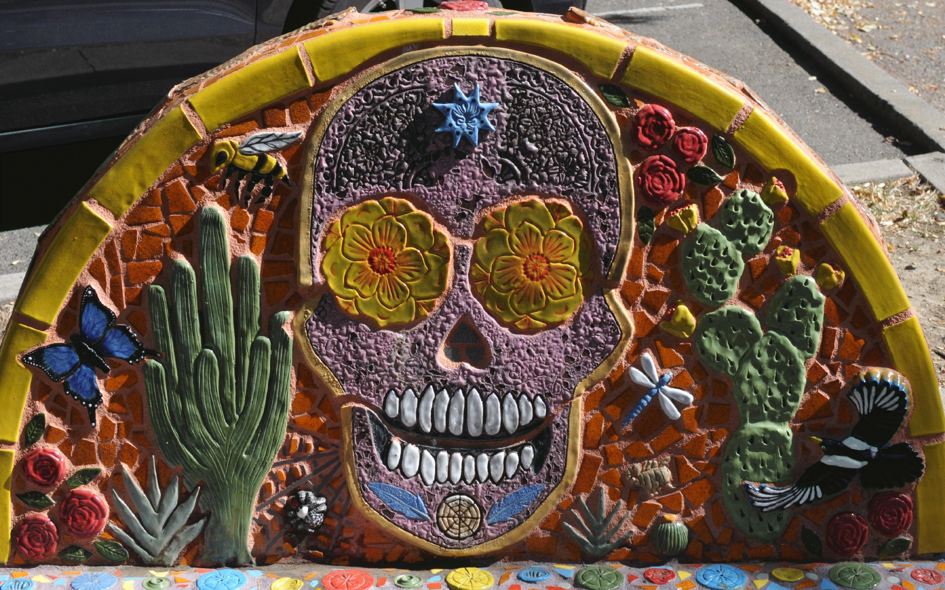 ./Dia_De_Los_Muertos_Bench_by_Wes_Horn_Davis_California_20191018_122200_C19_5174.jpg