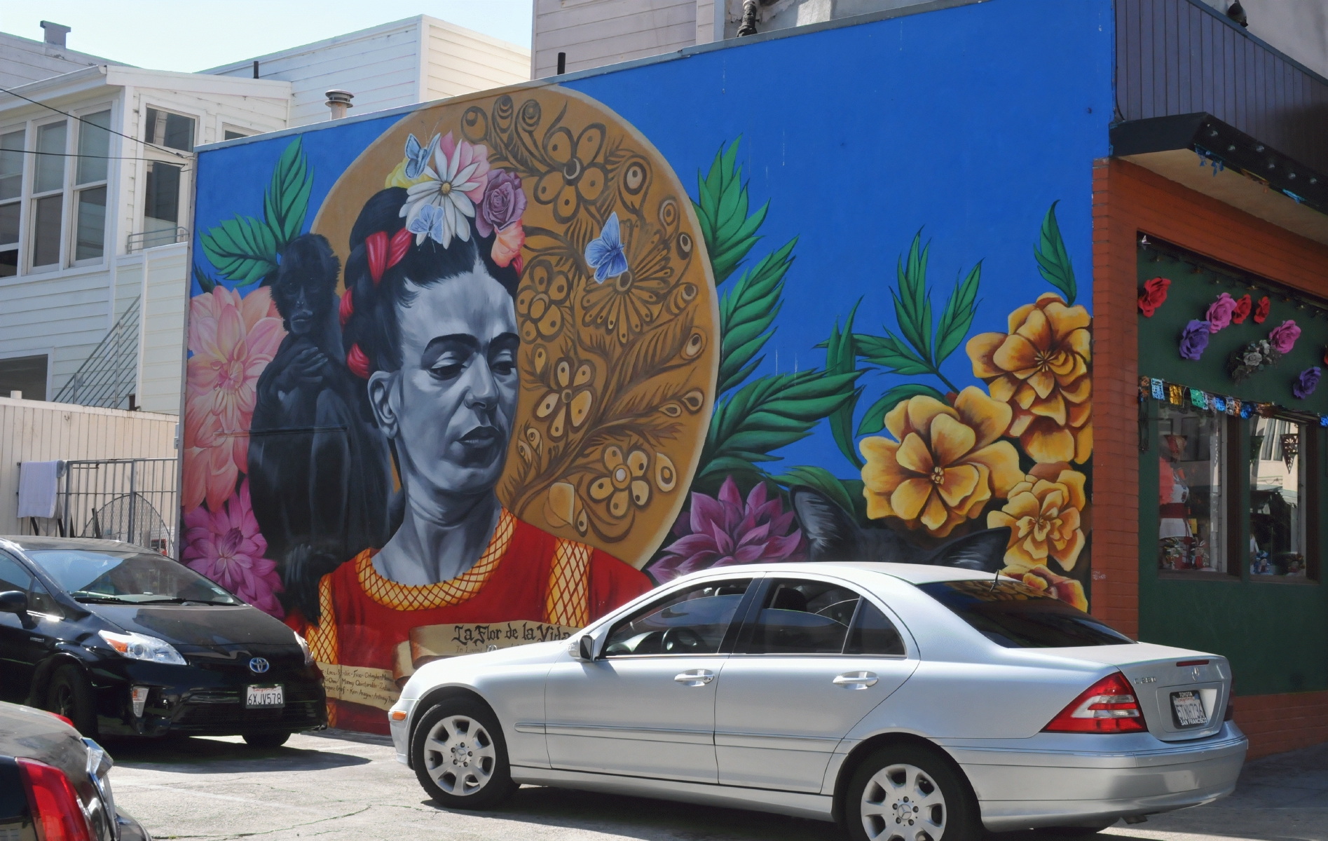 ./La_Flor_de_la_Vida_Mural_artists_Twin_Walls_Mural_Company_20181017_131048_C18_7884.jpg