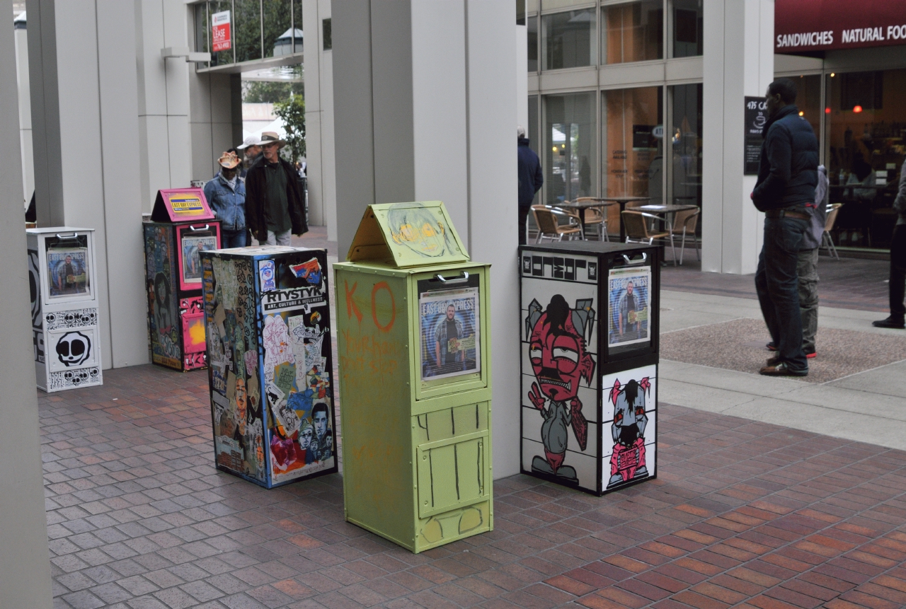 ./Oakland_Painted_News_Racks_Art_And_Soul_Oakland_20120804_162336_B12_7454.jpg