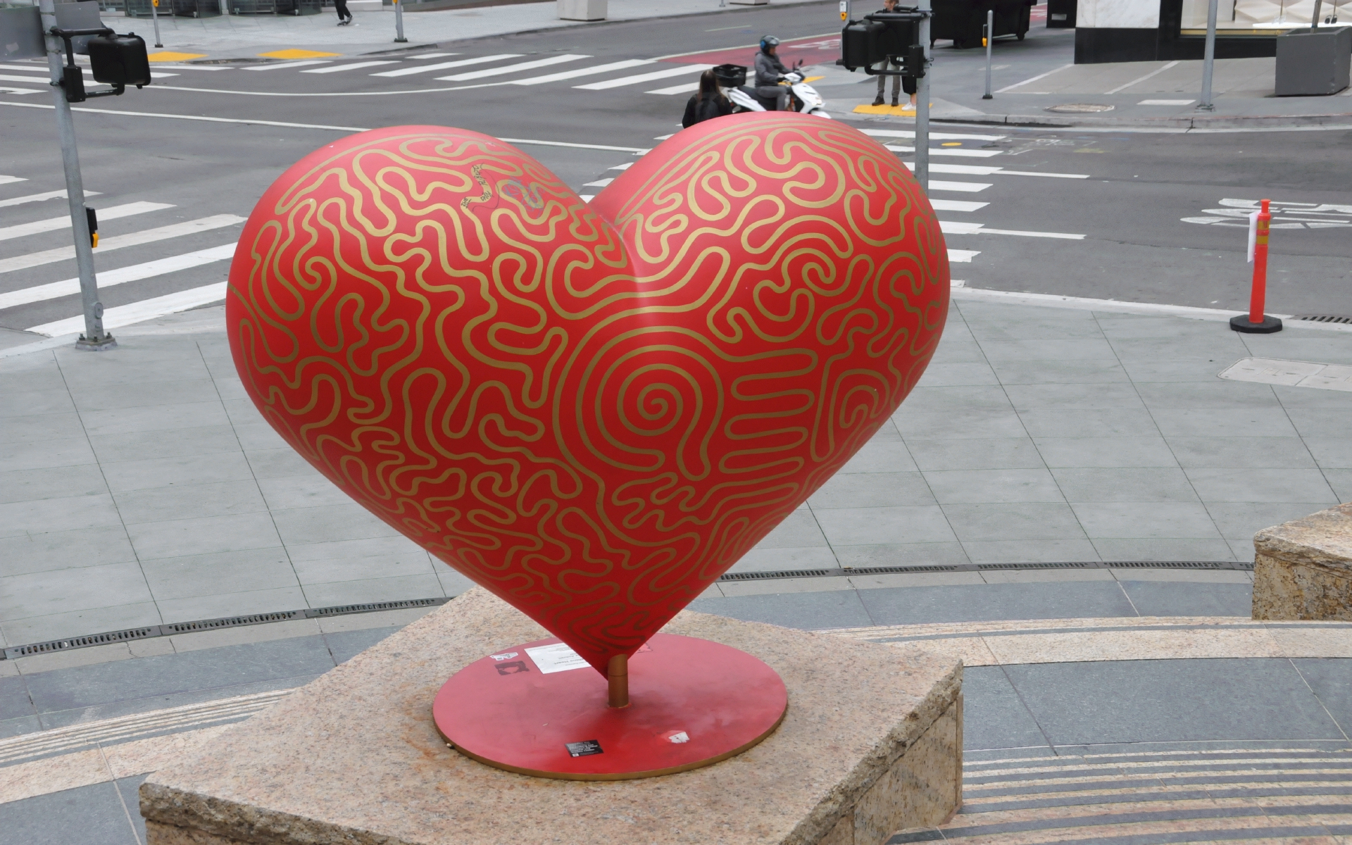 ./Labyrinthing_Heart_Union_Square_San_Francisco_20230910_091821_C23_2241.jpg