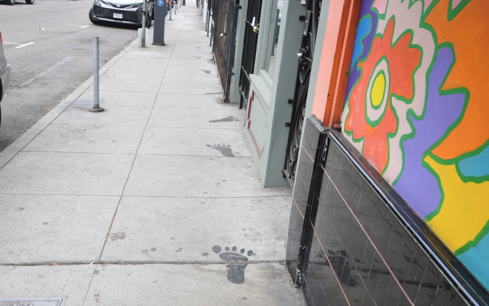 ./Sidewalk_Footprints_San_Francisco_20230907_091140_C23_1793.jpg