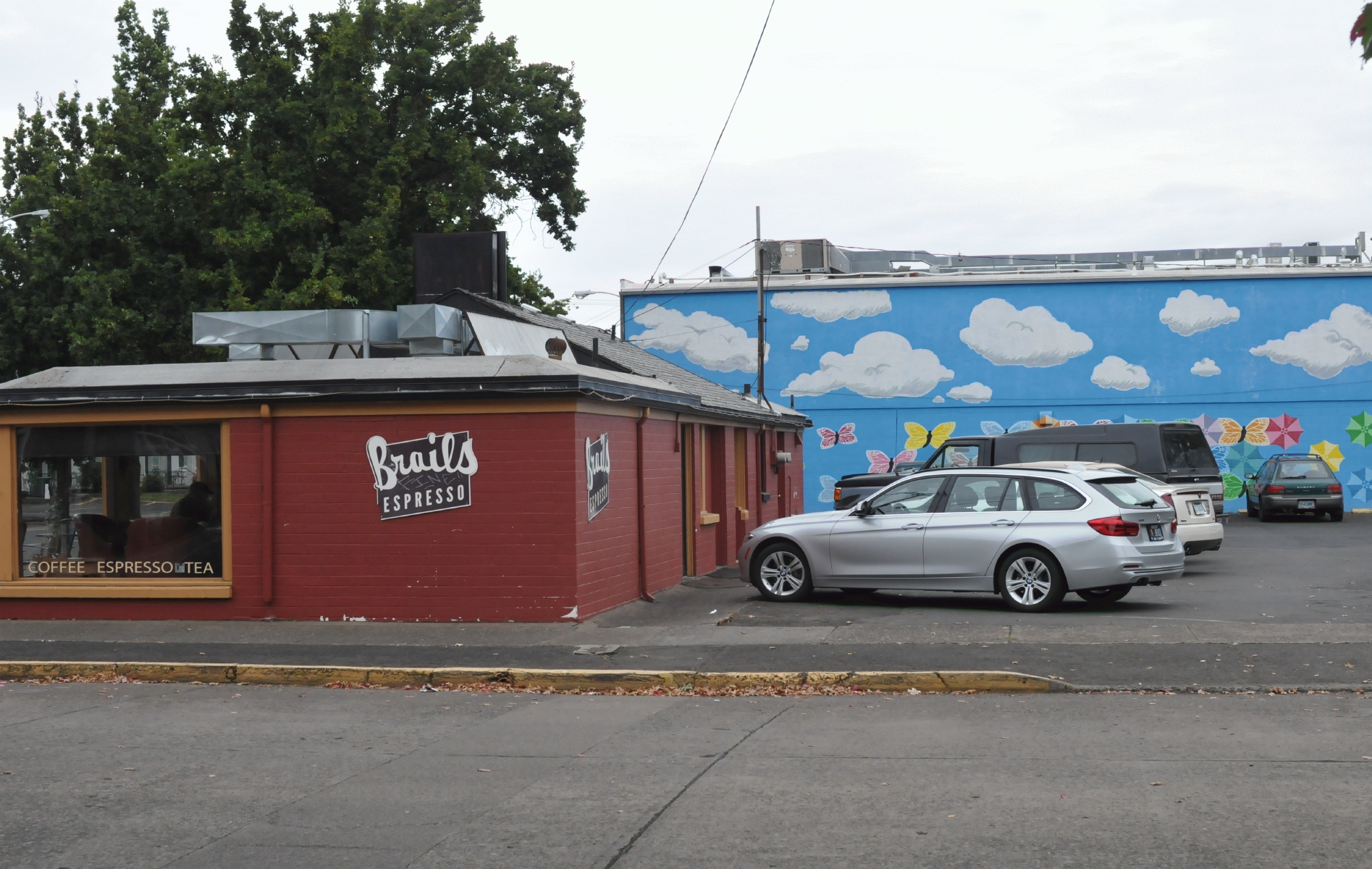 ./Brails_Restaurant_Mural_Eugene_Oregon_20181001_092307_C18_7300.jpg