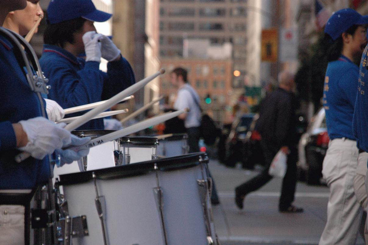 ./Drums_Musical_20071111_103838_Vertrans_Day_Parade_San_Francisco_9811T.jpg