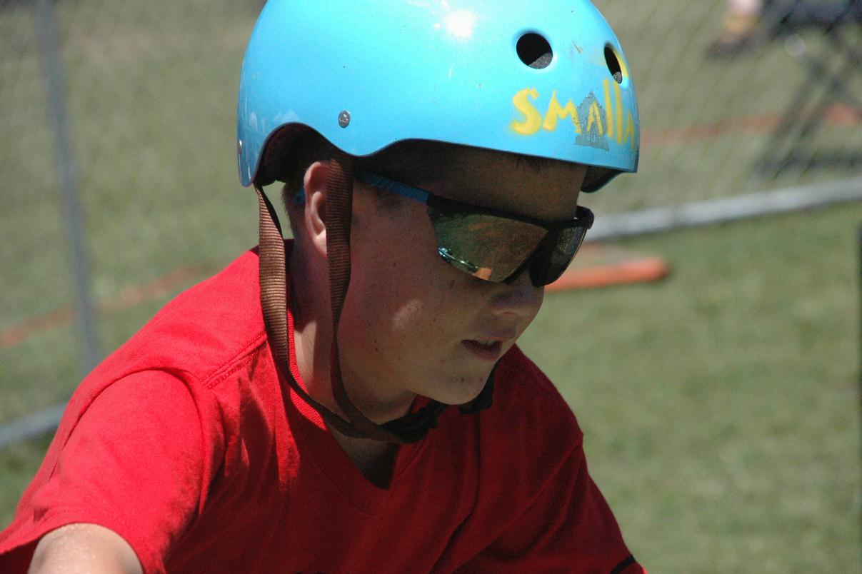 ./Helmet_20070000_04.jpg