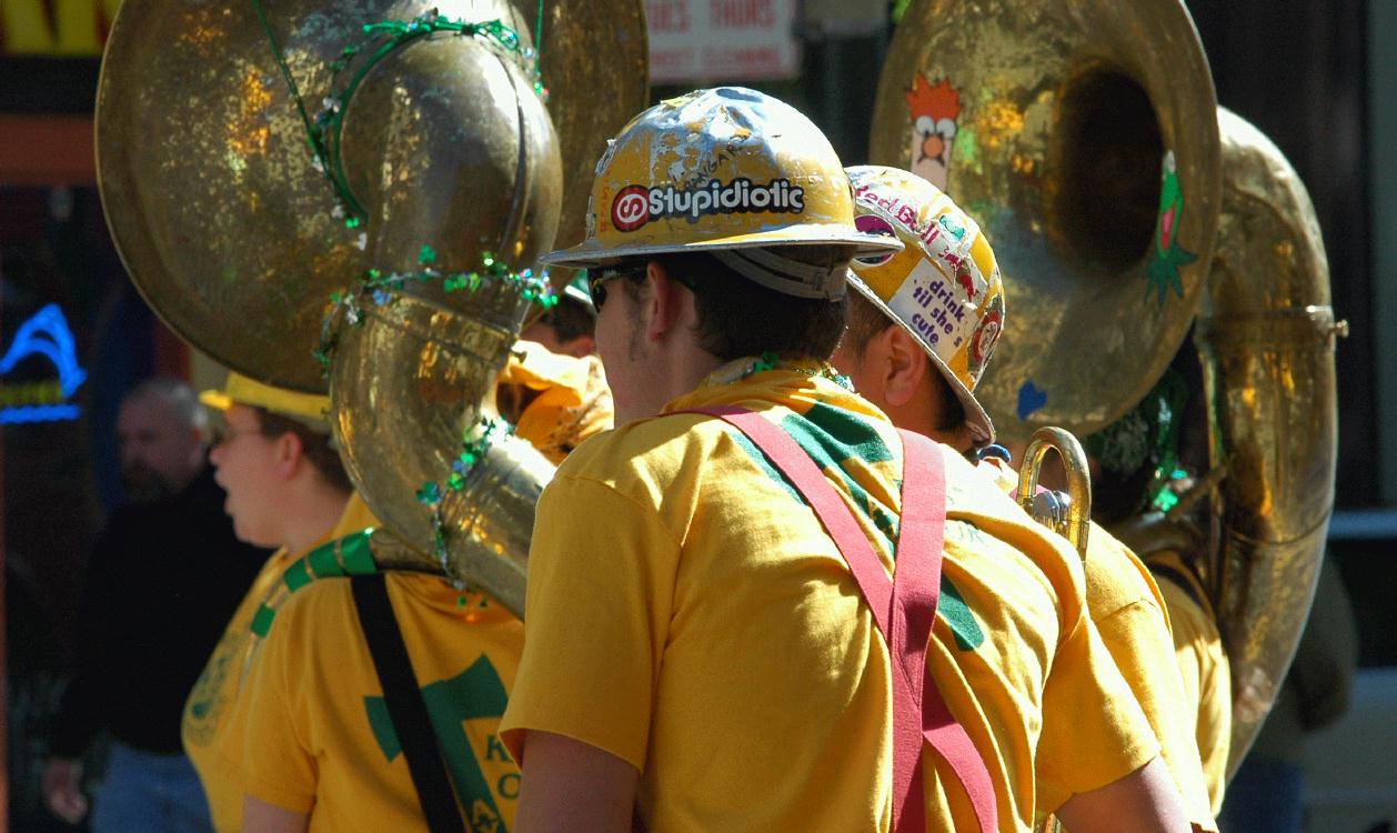 ./Helmet_20080000_St_Pats_Parade_SF_1387B.jpg