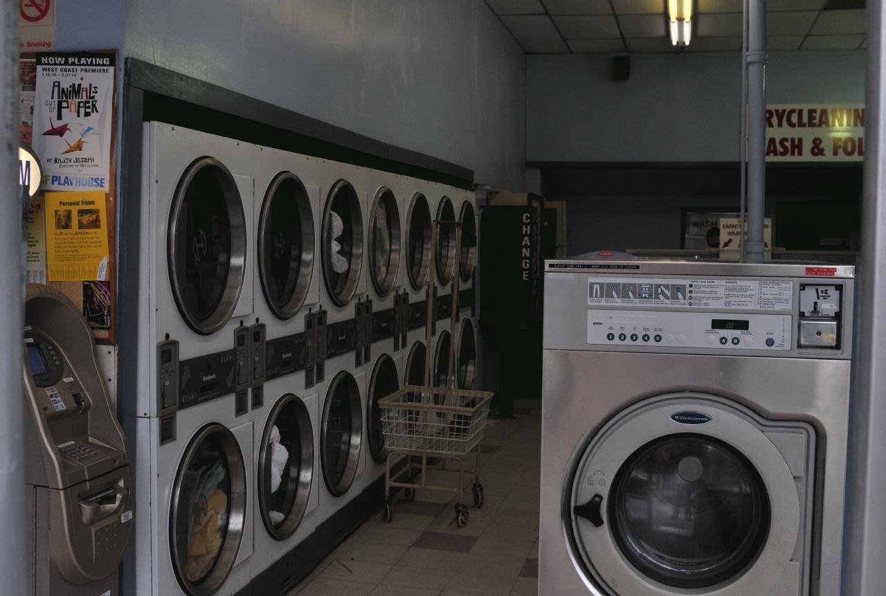 ./Laundromat_20100205_155432_Stockton_At_Bush_Street_San_Francisco_BCX_1216.jpg