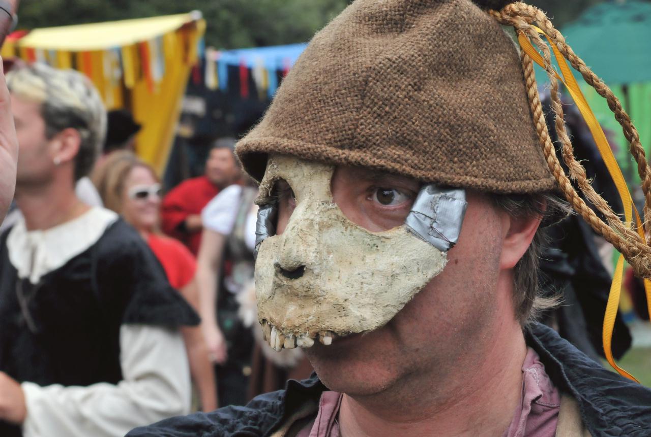 ./Mask_As_Apparel_20080817_153248_RenaissanceFair_2503BCX.jpg