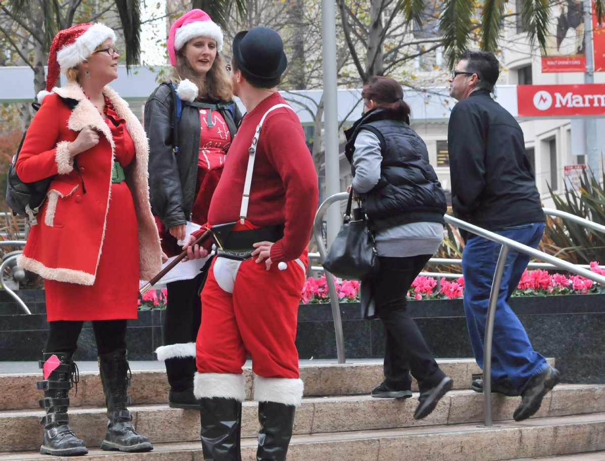 ./Suspenders_20121215_122149_SantaCon_San_Francisco_B12_8404.jpg