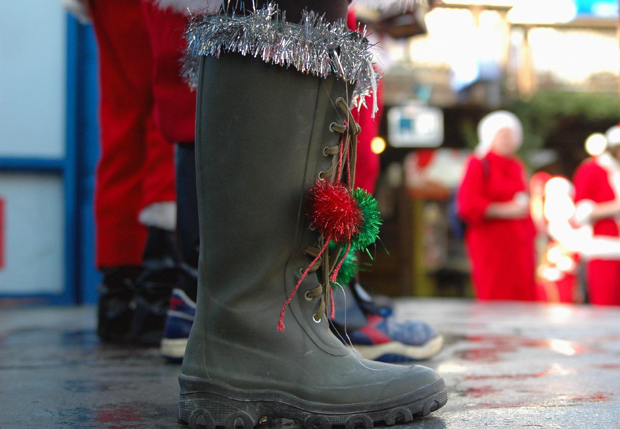 ./Boots_20071215_095158_Satatrchy_Pier_39_SF_8590B.jpg