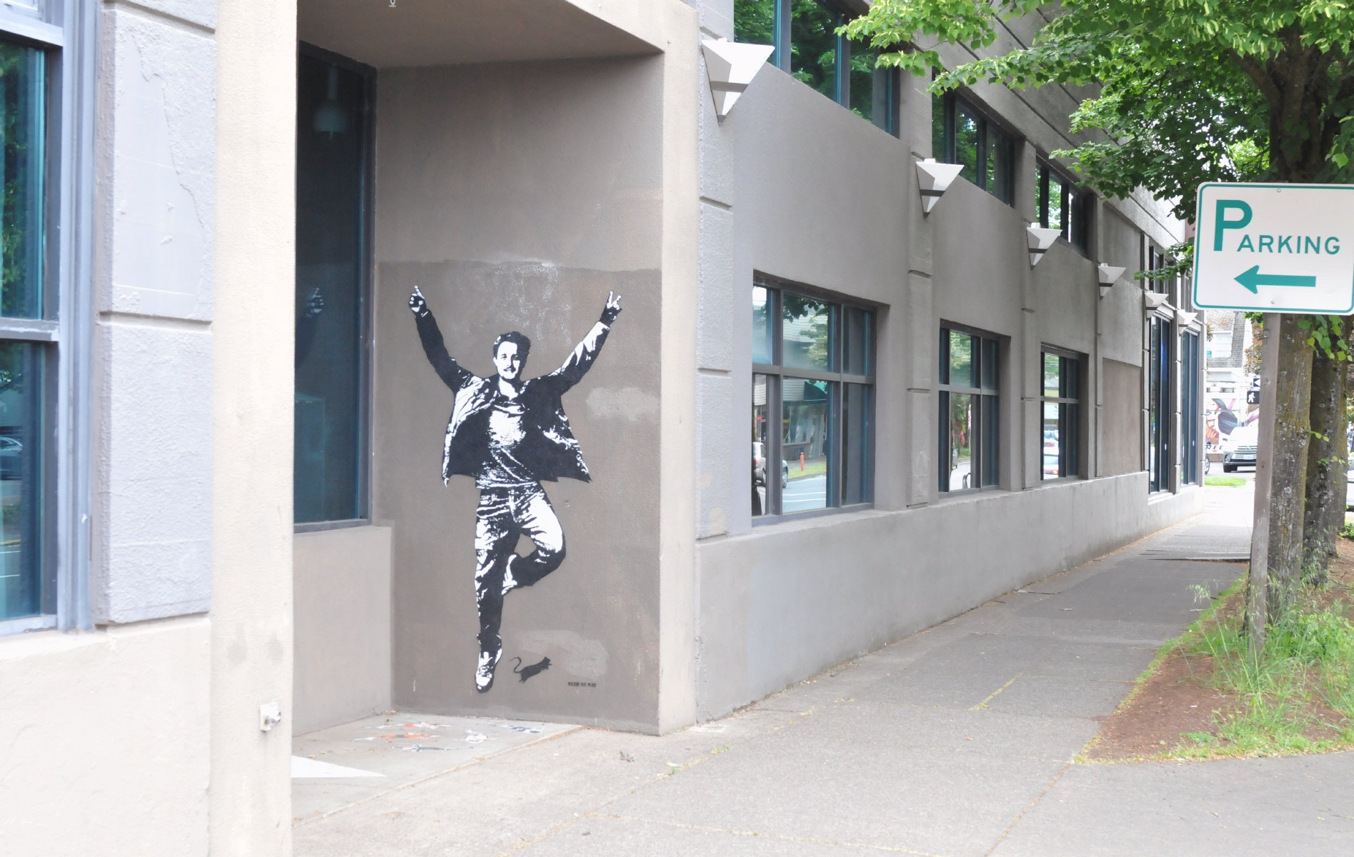 ./Jumping_Man_by_Blek_le_Rat_Eugene_Oregon_20180517_092250_C18_3928.jpg