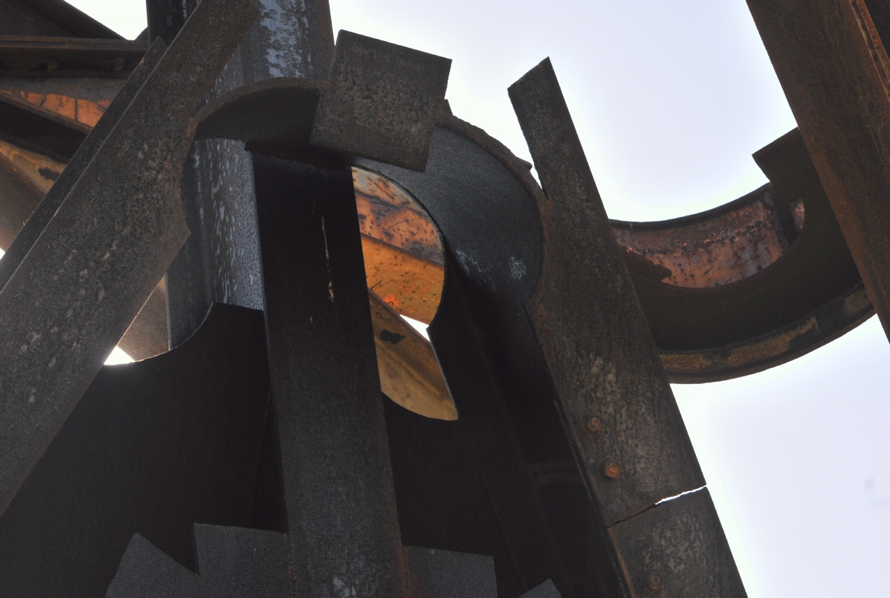 ./Mark_Di_Suvero_Huru_20140223_132159_C14_1137.jpg