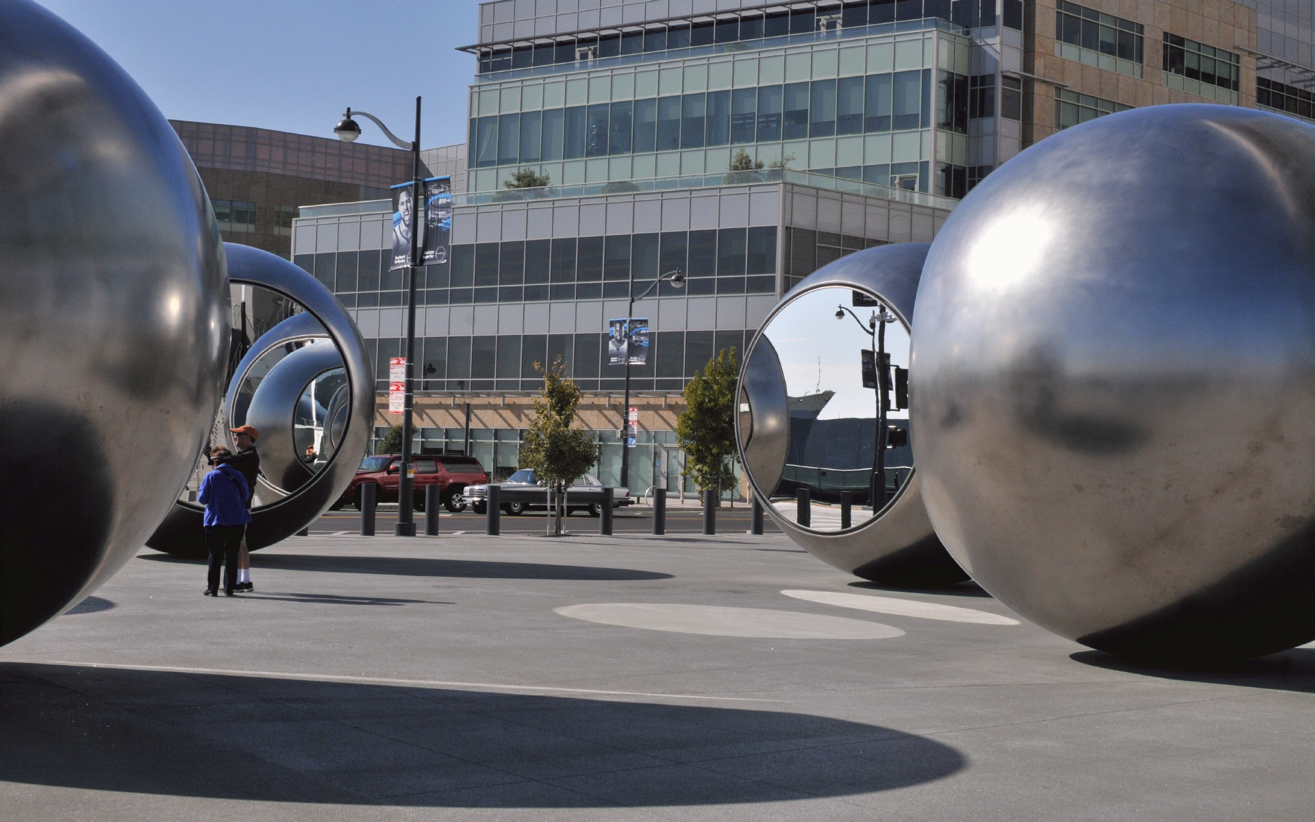 ./Mirror_Ball_Sculpture_by_Olafur_Eliasson_Chase_Center_20191013_110931_C19_4329.jpg