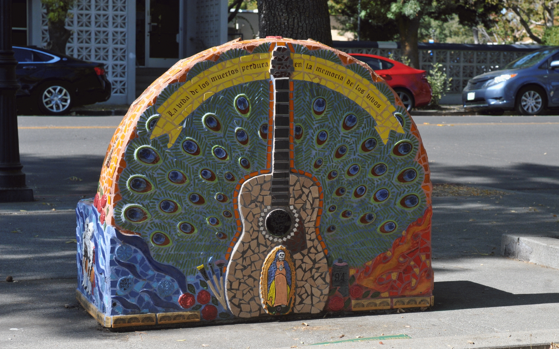 ./Dia_De_Los_Muertos_Bench_by_Wes_Horn_Davis_California_20191018_122229_C19_5177.jpg