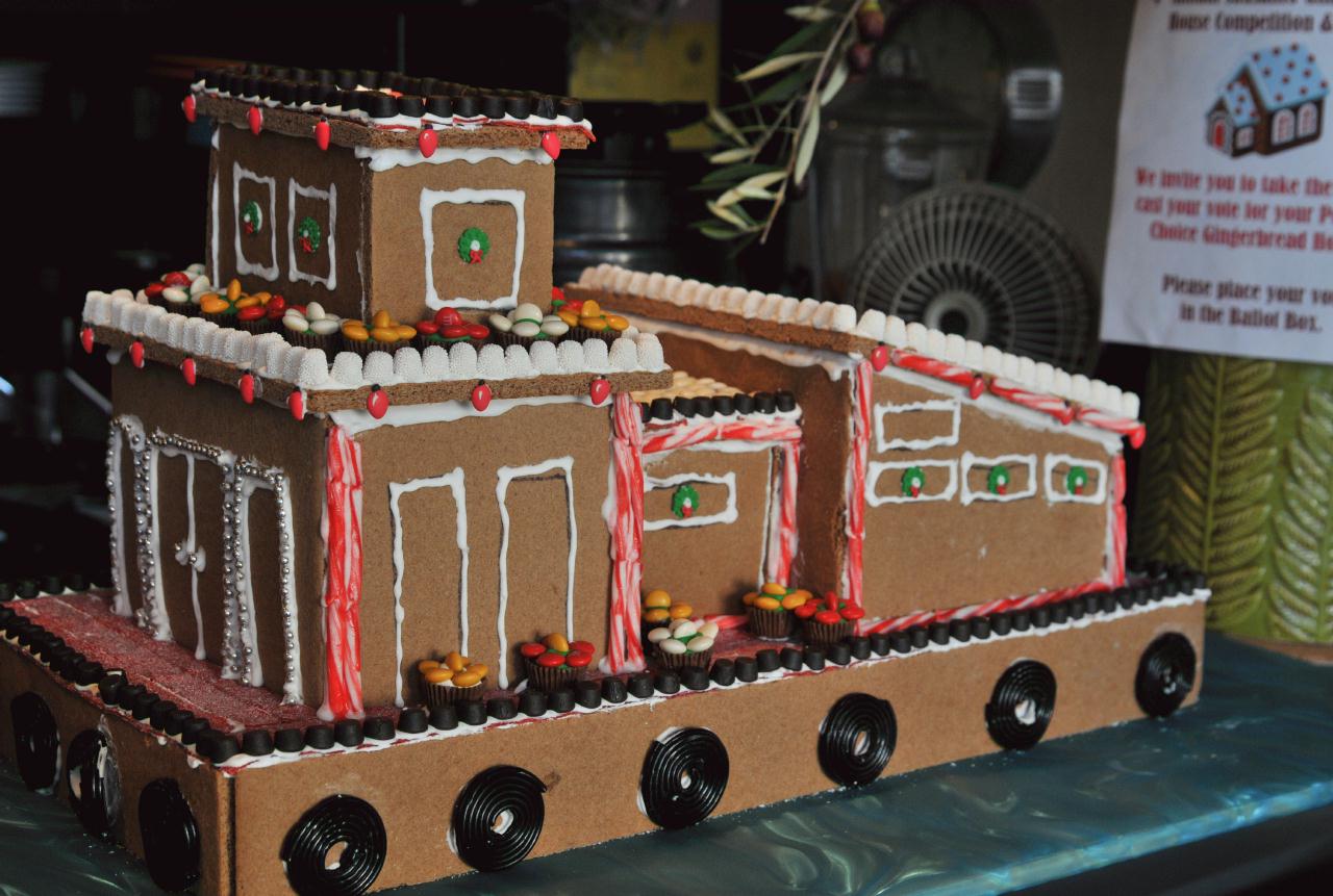 ./Gingerbread_Contest_Sausalito_20101211_155510_3032BCY.jpg