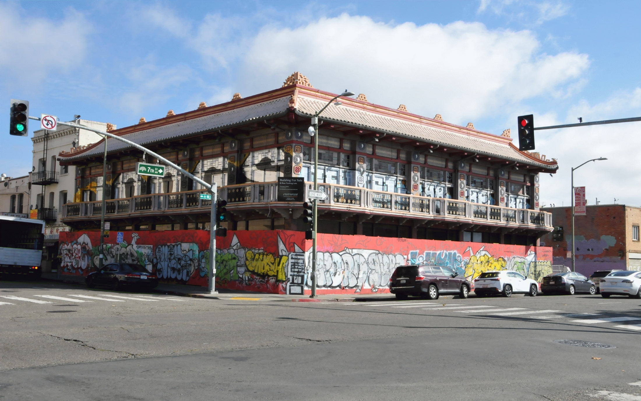 ./7th_and_Franklin_Chinatown_Graffiti_111442_C22_1766.jpg