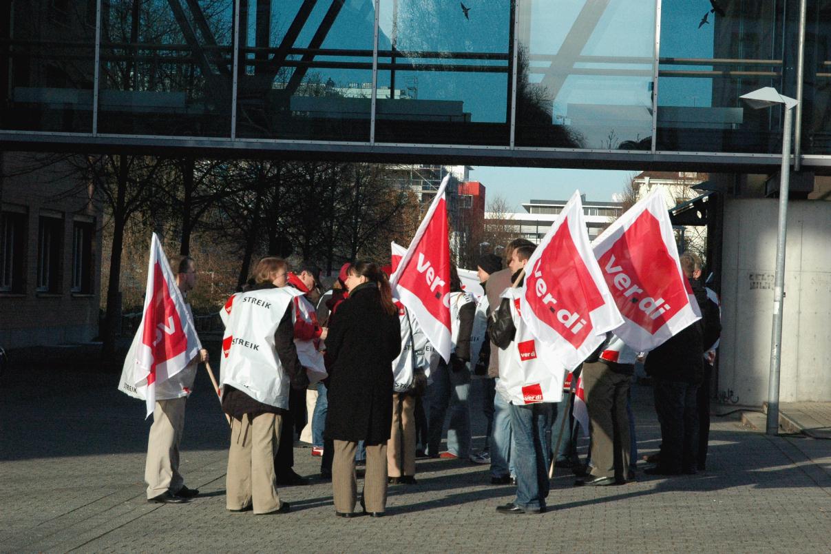 ./StrikeKarlsruheGermany2008_0431B.jpg