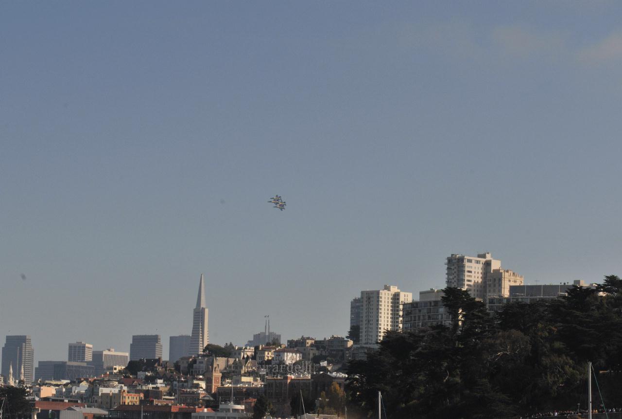 ./FleetWeek20091010_151434_9917BCX.jpg